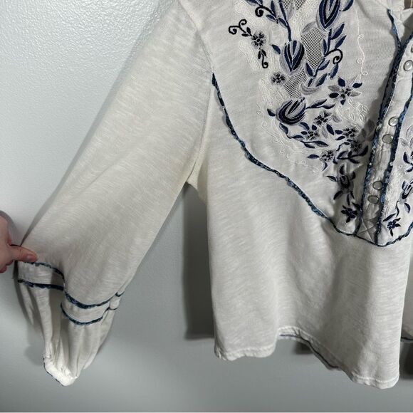 Free People Sundance Embroidered Henley Blouse Top Size Medium Bohemian Coastal - Picture 4 of 16
